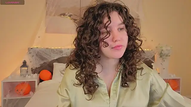 Ariella Sol online show from 11-06-25, 01:09