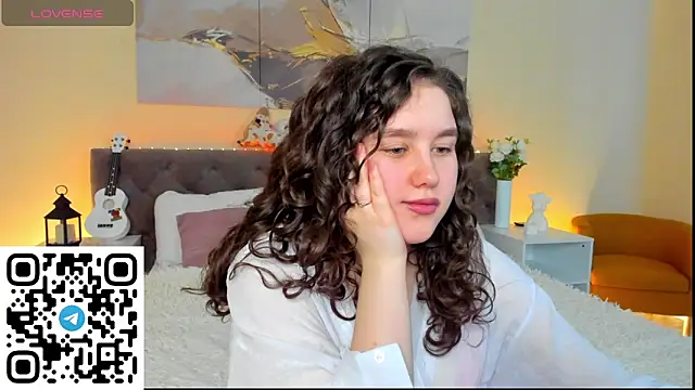 Snapshot of Ariella_Sol chatting on 01-31-25, 04:14 Ariella Sol online show from 01-31-25, 04:14
