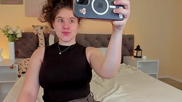 Ariella Sol online show from 07-02-26, 01:06