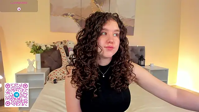 Ariella Sol online show from 06-06-26, 01:11