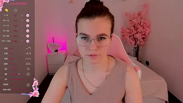 sweeet july online show from 02-28-25, 04:43