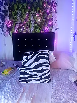 any mour online show from 11-13-25, 06:12