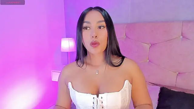 Snapshot of Cameliaa_Smiith chatting on 05-24-26, 03:17 Cameliaa Smiith online show from 05-24-26, 03:17