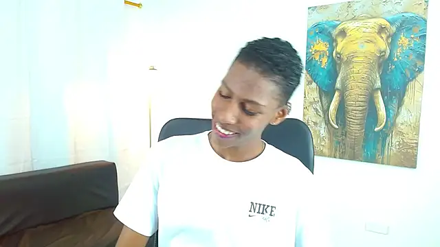 maiki18  online show from 11-21-25, 08:52