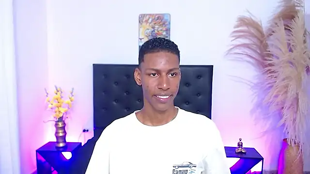 maiki18  online show from 10-29-25, 08:52