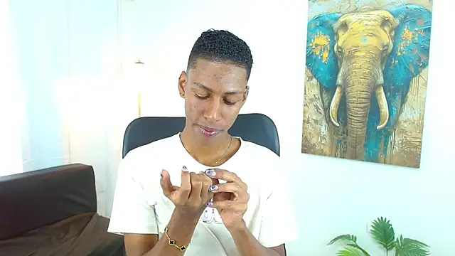 maiki18  online show from 12-22-25, 08:42