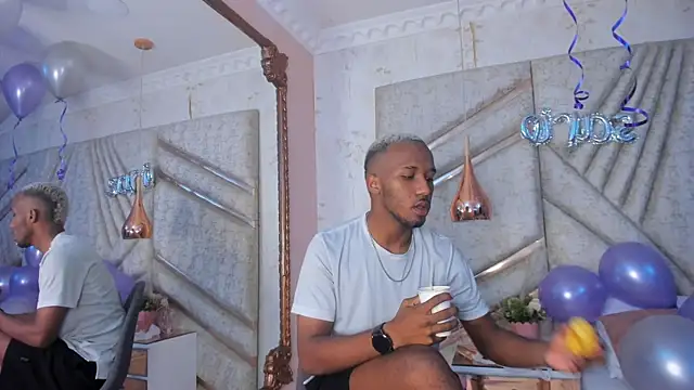 Snapshot of JamesParck chatting on 02-16-25, 12:21 JamesParck online show from 02-16-25, 12:21