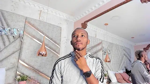 Snapshot of JamesParck chatting on 02-21-25, 12:38 JamesParck online show from 02-21-25, 12:38