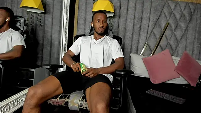 JamesParck online show from 03-08-26, 11:41