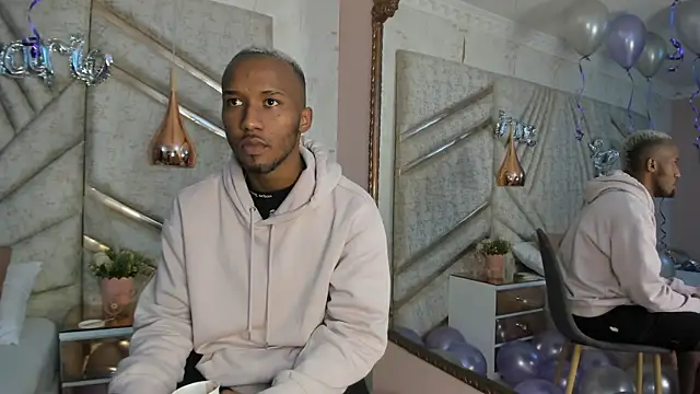 Snapshot of JamesParck chatting on 02-17-25, 12:27 JamesParck online show from 02-17-25, 12:27