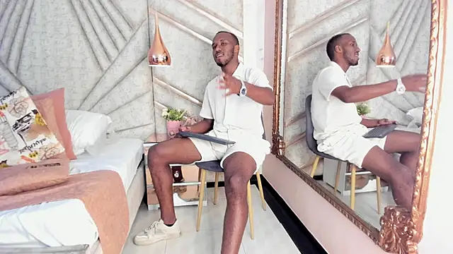 Snapshot of JamesParck chatting on 03-14-25, 06:07 JamesParck online show from 03-14-25, 06:07