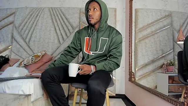 Snapshot of JamesParck chatting on 03-19-25, 12:01 JamesParck online show from 03-19-25, 12:01