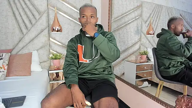 Snapshot of JamesParck chatting on 02-25-25, 12:27 JamesParck online show from 02-25-25, 12:27