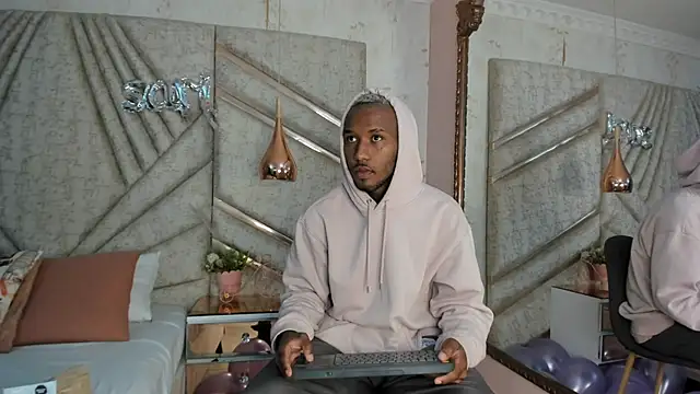 Snapshot of JamesParck chatting on 02-20-25, 12:25 JamesParck online show from 02-20-25, 12:25