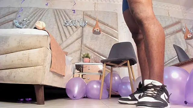 Snapshot of JamesParck chatting on 02-17-25, 03:33 JamesParck online show from 02-17-25, 03:33