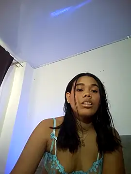 Snapshot of Dena_k_ chatting on 11-02-25, 01:05 Dena k online show from 11-02-25, 01:05
