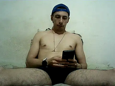 Snapshot of Twinkboy_28 chatting on 03-19-25, 02:48 Twinkboy 28 online show from 03-19-25, 02:48