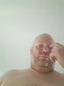 Snapshot of ShyBoy1982 chatting on 06-02-26, 08:36 ShyBoy1982 online show from 06-02-26, 08:36
