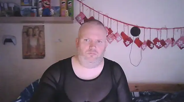 Snapshot of ShyBoy1982 chatting on 02-23-25, 04:39 ShyBoy1982 online show from 02-23-25, 04:39
