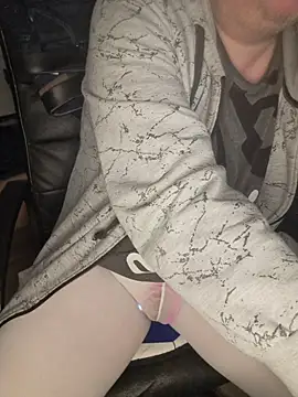 ShyBoy1982 online show from 12-20-25, 01:19