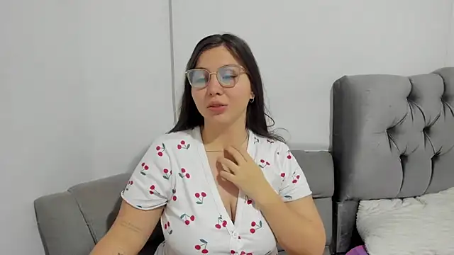 Emily Rowley online show from 12-15-25, 03:45