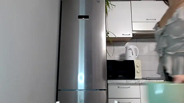 Snapshot of SierraSky_ chatting on 10-16-25, 05:10 SierraSky online show from 10-16-25, 05:10