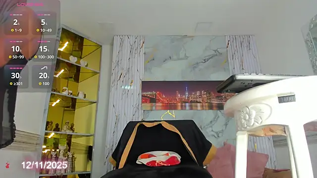 Victtoria Parker online show from 11-13-25, 03:54