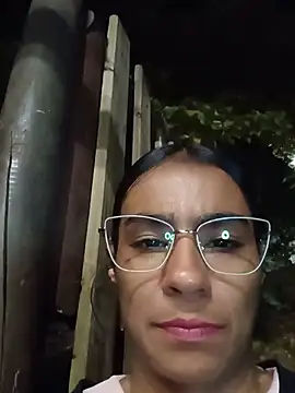 Snapshot of Leslly_ chatting on 07-17-26, 08:44 Leslly online show from 07-17-26, 08:44
