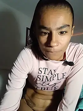 Snapshot of Leslly_ chatting on 07-18-26, 10:02 Leslly online show from 07-18-26, 10:02