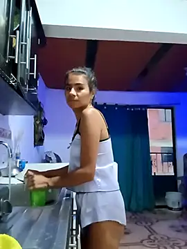 Leslly  online show from 11-28-25, 11:21