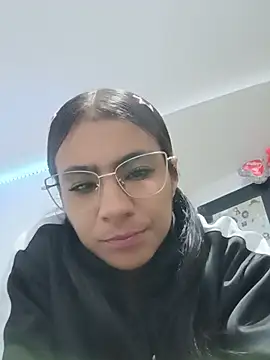 Snapshot of Leslly_ chatting on 07-15-26, 09:05 Leslly online show from 07-15-26, 09:05
