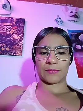 Snapshot of Leslly_ chatting on 05-28-26, 11:54 Leslly online show from 05-28-26, 11:54
