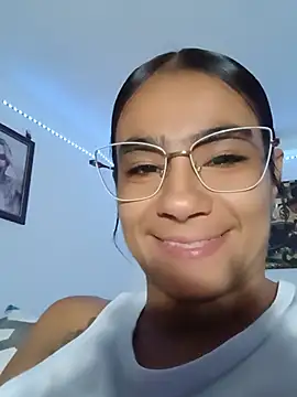 Snapshot of Leslly_ chatting on 06-30-26, 10:15 Leslly online show from 06-30-26, 10:15