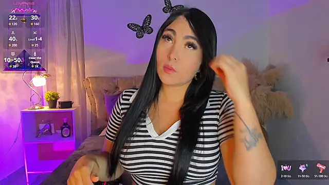 Sarahballiston  online show from 11-27-25, 12:33