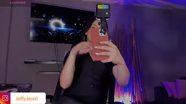 danna v online show from 10-19-25, 04:15