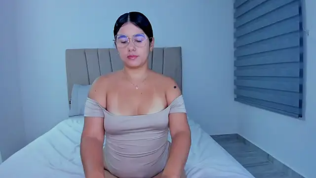 Natasha-28 online show from 12-20-25, 04:15