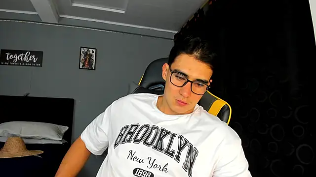 owengray2n online show from 10-08-25, 02:24