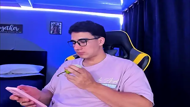 owengray2n online show from 10-12-25, 11:06