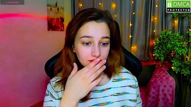 Snapshot of Sinty_Noria chatting on 11-21-25, 01:04 Sinty Noria online show from 11-21-25, 01:04