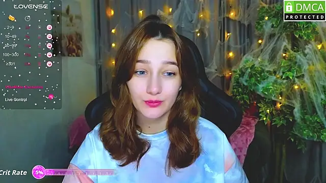 Snapshot of Sinty_Noria chatting on 10-27-25, 01:06 Sinty Noria online show from 10-27-25, 01:06