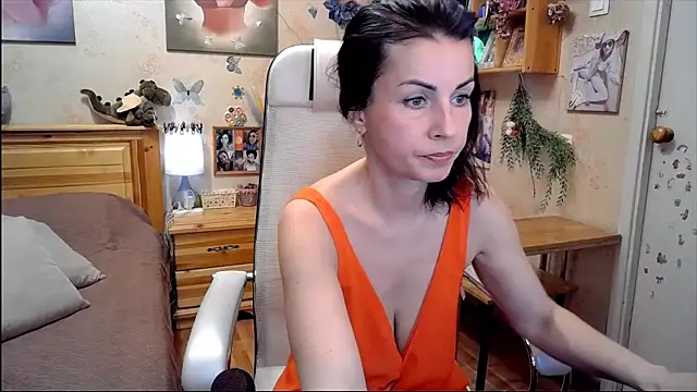 Snapshot of Kendra_Mom chatting on 03-31-26, 12:18 Kendra Mom online show from 03-31-26, 12:18