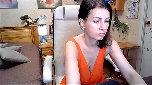 Snapshot of Kendra_Mom chatting on 05-18-26, 10:09 Kendra Mom online show from 05-18-26, 10:09