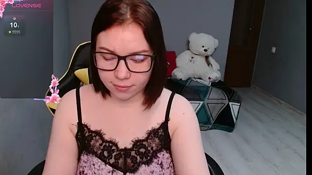 Emily Amorre online show from 09-22-25, 01:11