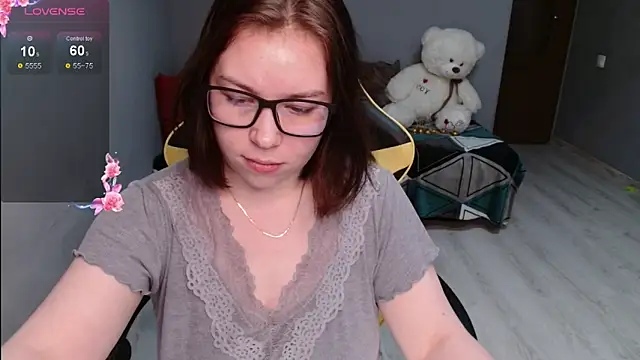 Emily Amorre online show from 11-09-25, 04:00