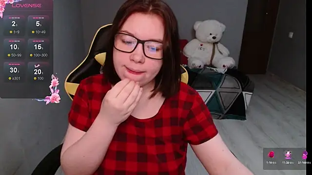 Emily Amorre online show from 09-24-25, 01:13