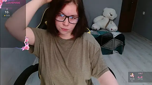 Emily Amorre online show from 11-07-25, 04:44