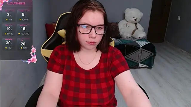 Emily Amorre online show from 11-10-25, 07:19