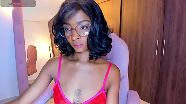 Snapshot of alikahouston4 chatting on 05-18-26, 05:34 alikahouston4 online show from 05-18-26, 05:34