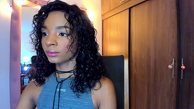 alikahouston4 online show from 12-19-25, 07:55