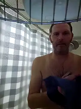 Snapshot of big-fun1981 chatting on 01-15-25, 01:31 big-fun1981 online show from 01-15-25, 01:31